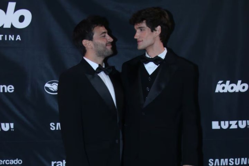 ¡El amor! Lizardo Ponce presentó oficialmente a su novio Franco en los Premios Ídolo